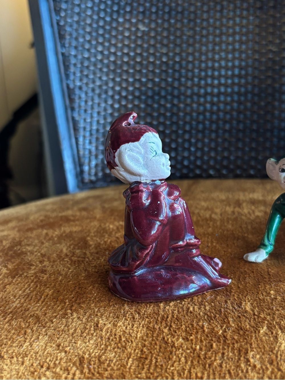 Vintage Ceramic Pixie Elf Figurines Set of 2 Red & Green Christmas Elves MCM - Picture 5 of 9